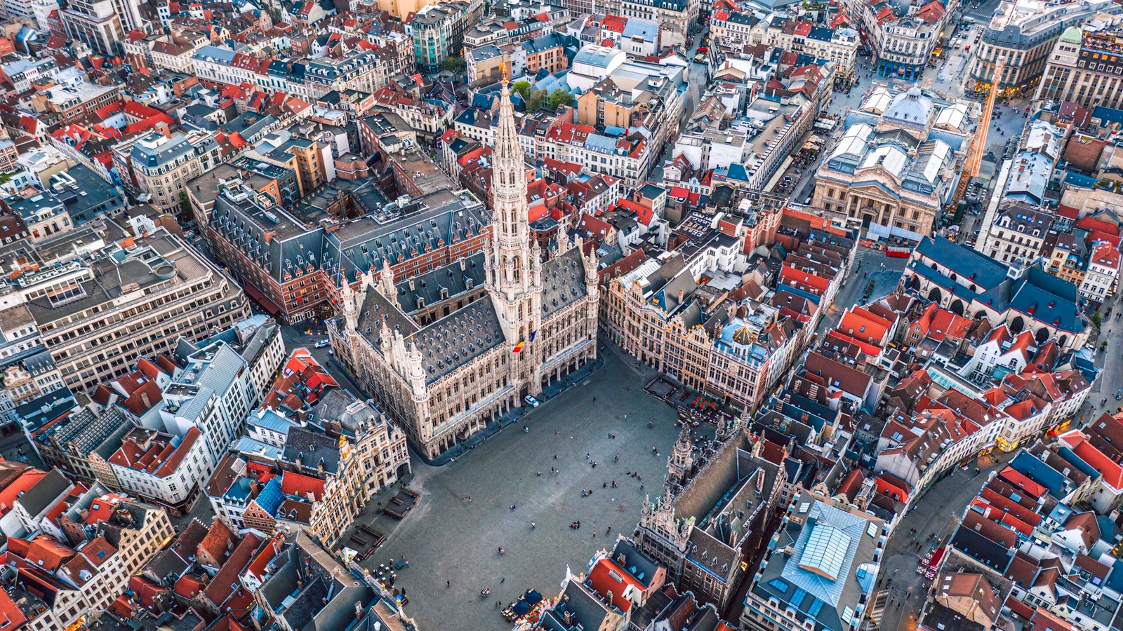 Aerial,View,Of,Grand,Place,Square,And,Town,Hall,(hÙtel