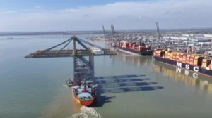 DP World Brings Four Quay Cranes to London Gateway and Southampton